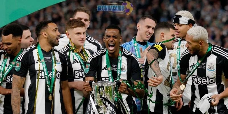 Alexander Isak cùng Newcastle lên đỉnh Cúp Liên đoàn Anh 2024/25