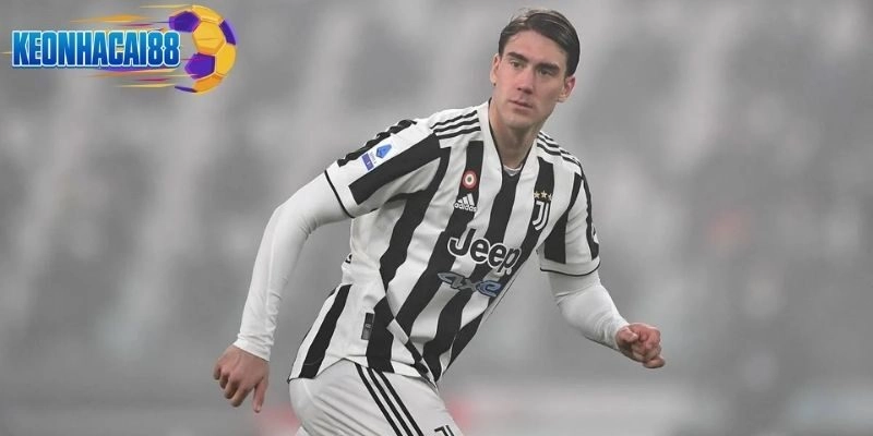 Lối đá toàn diện ở hàng công